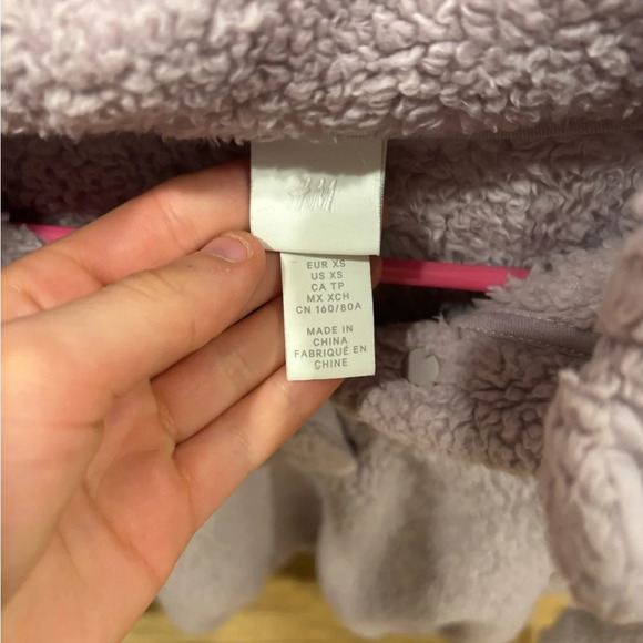 H&M Cropped Pullover Hoodie - Picture 3 of 3